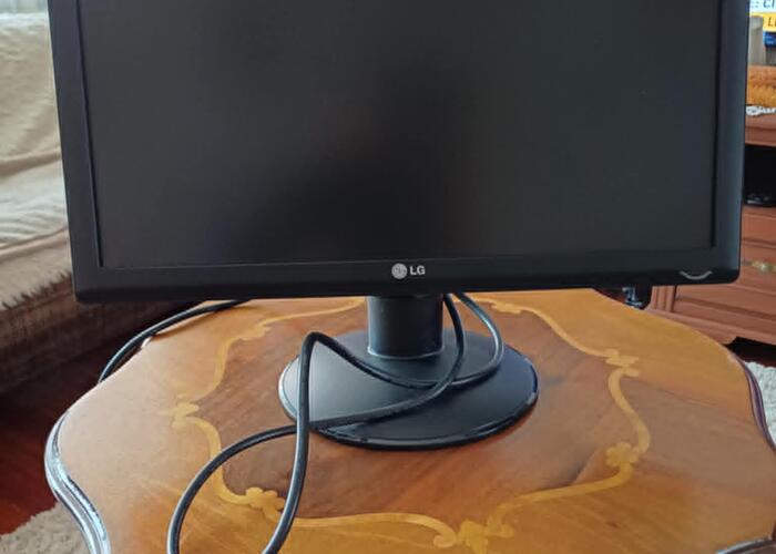 Grajewo ogłoszenia: Sprzedam monitor LG 19 cali używany ok. 3 miesiące /bo kupiłem...