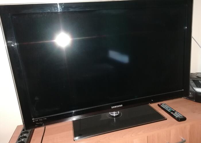 Grajewo ogłoszenia: Sprzedam telewizor Samsung 40 cali Lcd w bardzo dobrym stanie, cena...