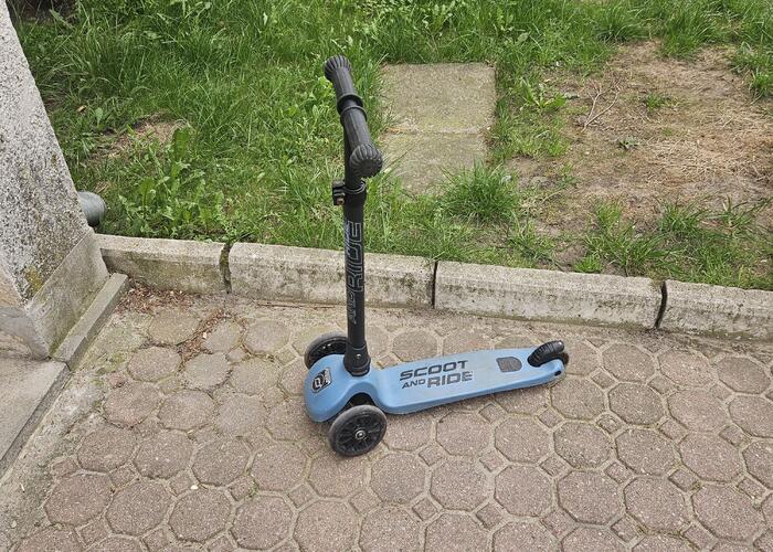 Grajewo ogłoszenia: Sprzedam hulajnogę scoot and ride. Stan bardzo dobry. 3 kołowa