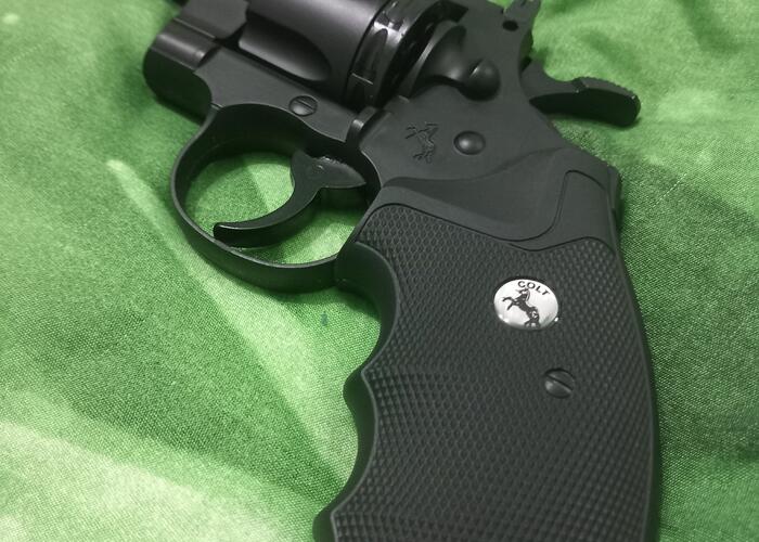 Grajewo ogłoszenia: Sprzedam rewolwer Colt Python nowy  z trzema magazynkami na srut BB...
