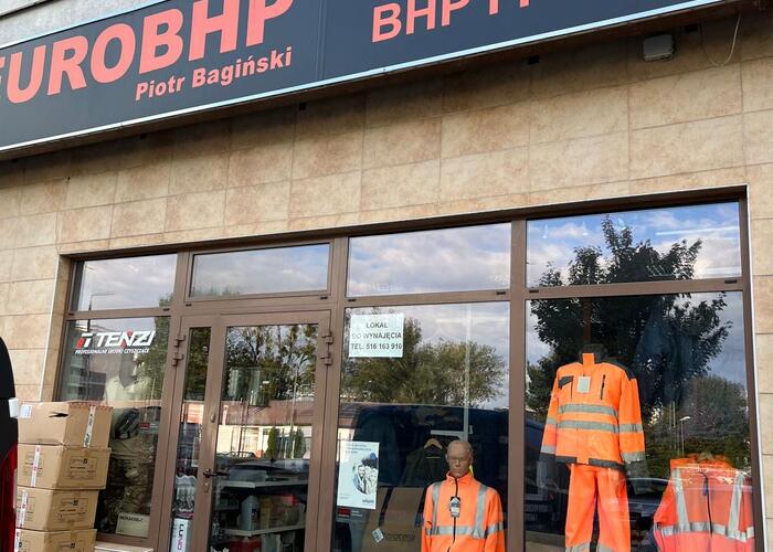 Grajewo ogłoszenia: SPRZEDAM LUB WYNAJMĘ lokal handlowo-usługowo-biurowy o pow. 140m2...