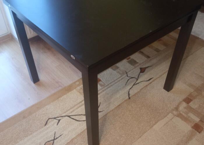 Grajewo ogłoszenia: Sprzedam stół rozsuwany rozmiar 90x90 a po rozłożeniu 180x90.
