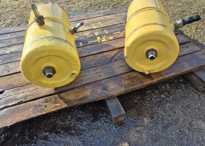 Grajewo ogłoszenia: Sprzedam zbiorniki Oleju hydraulicznego od kombajnu New Holland