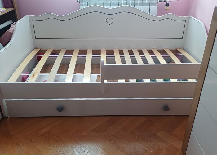 Grajewo ogłoszenia: Sprzedam łóżko dziecięce dla dziewczynki. W komplecie materac....